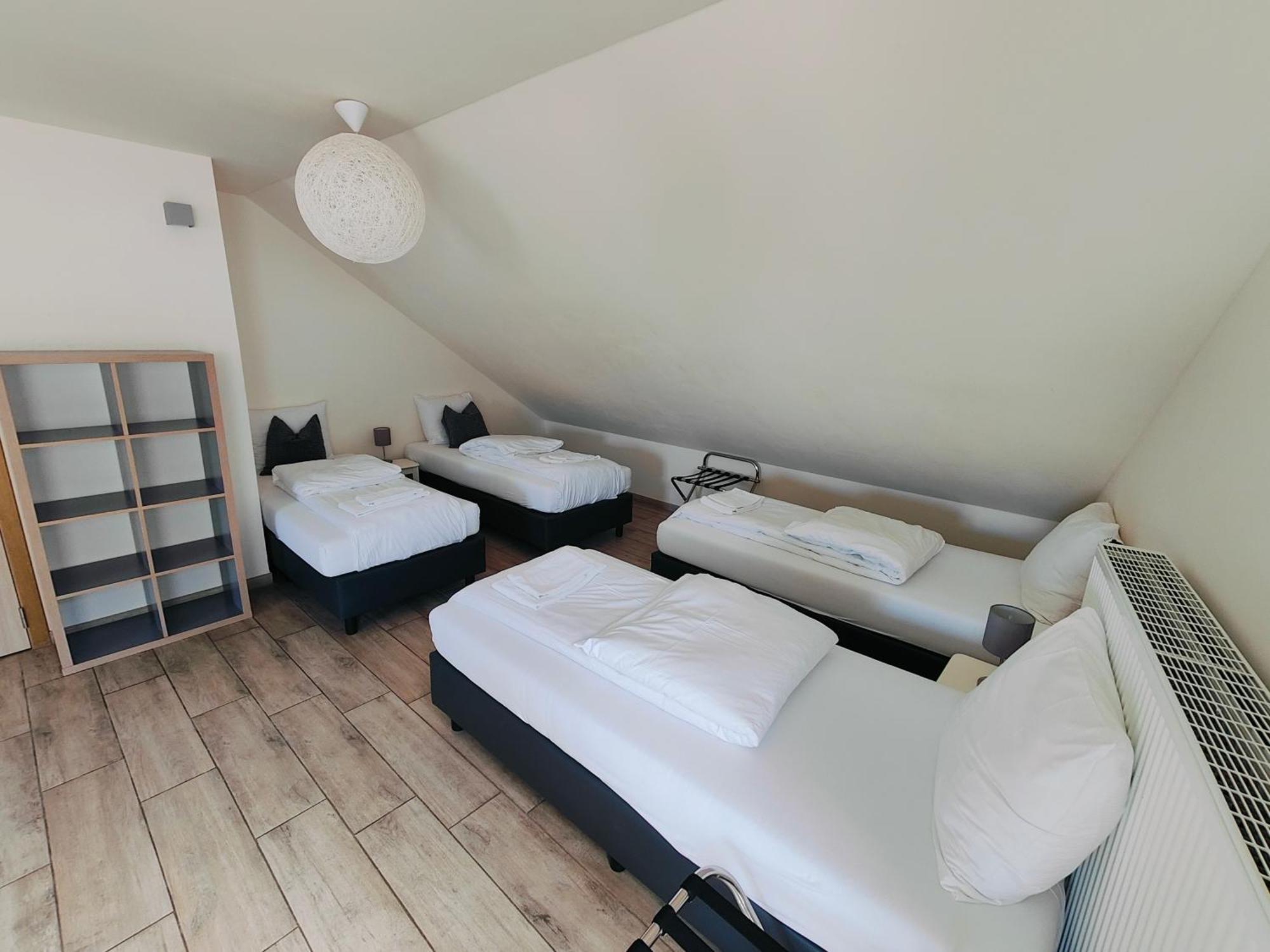 Hotel Ladeuze Löwen Zimmer foto